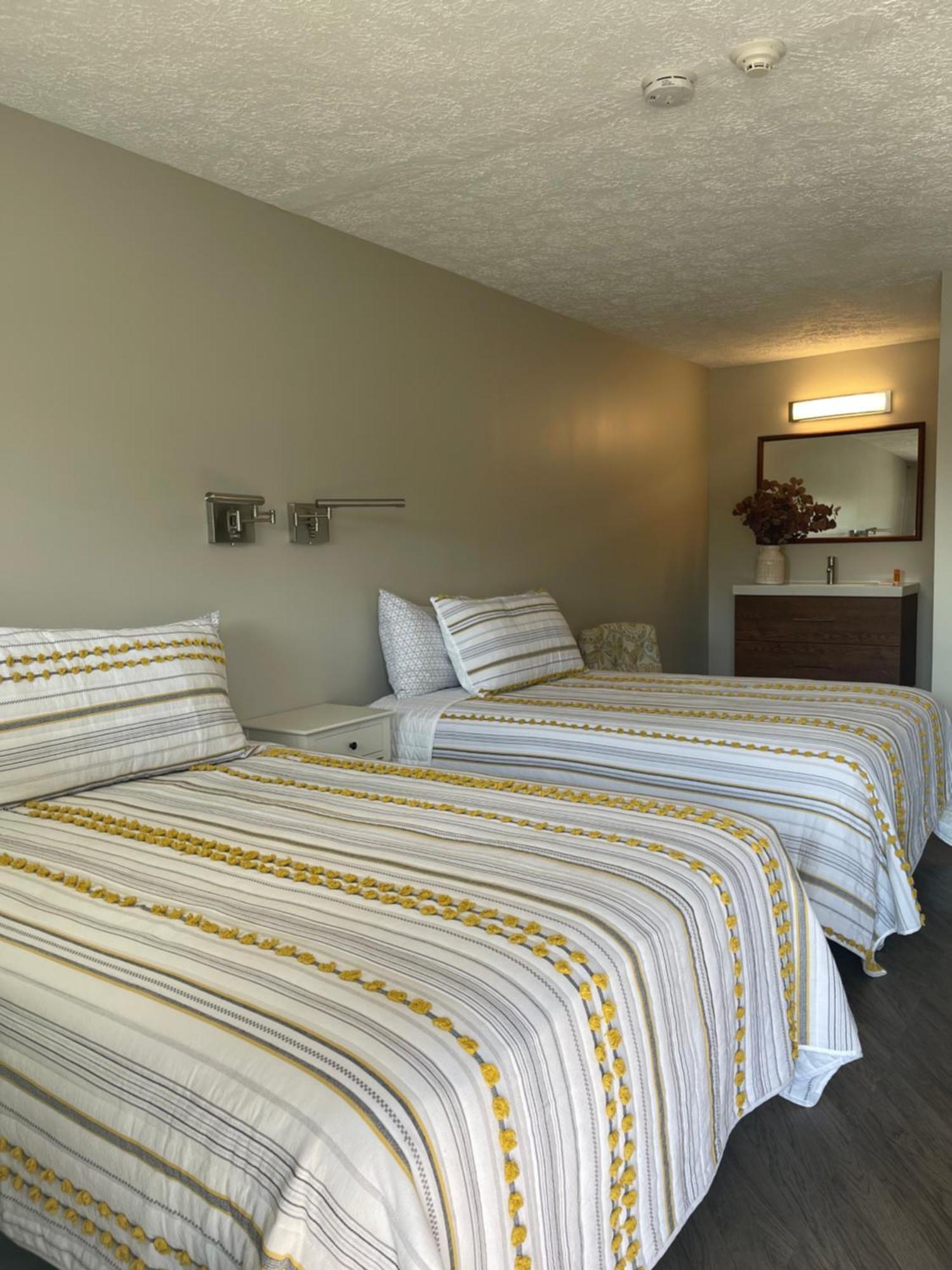 Hotel Lake Anna Glenora Esterno foto
